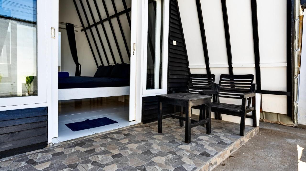Sanctum Dive Bungalows With Private Pool Gili Trawangan Exterior photo
