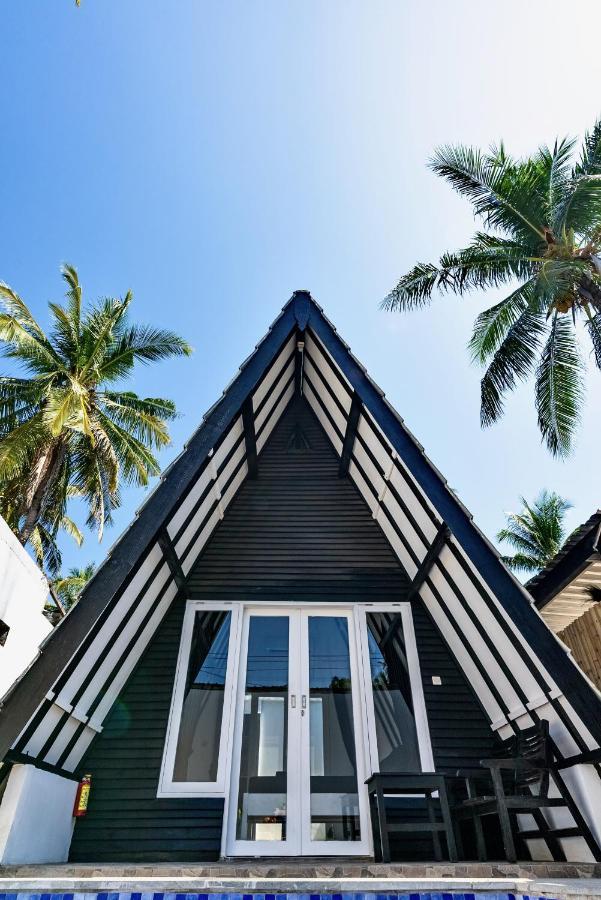 Sanctum Dive Bungalows With Private Pool Gili Trawangan Exterior photo
