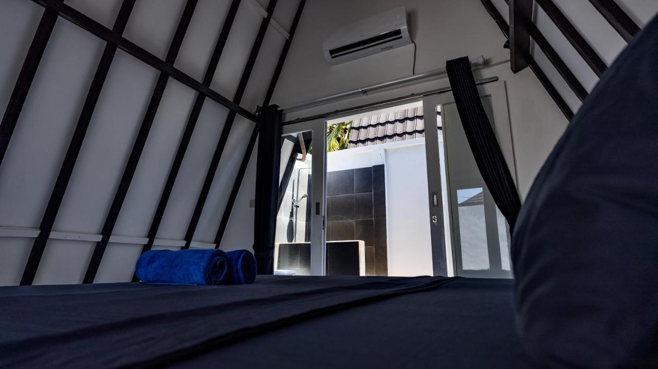 Sanctum Dive Bungalows With Private Pool Gili Trawangan Exterior photo